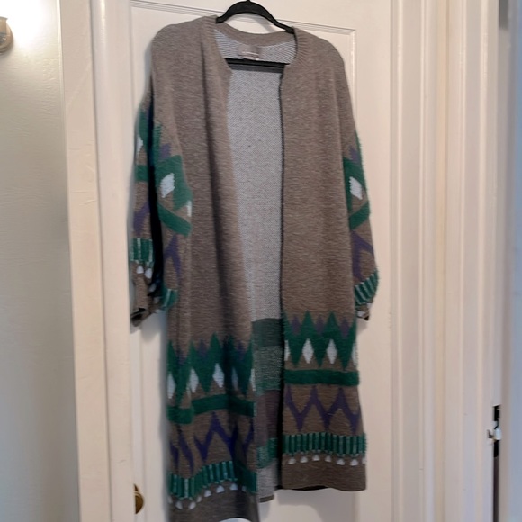 Gorgeous, long, gray sweater, warm, and snuggly anthropology - Picture 2 of 5